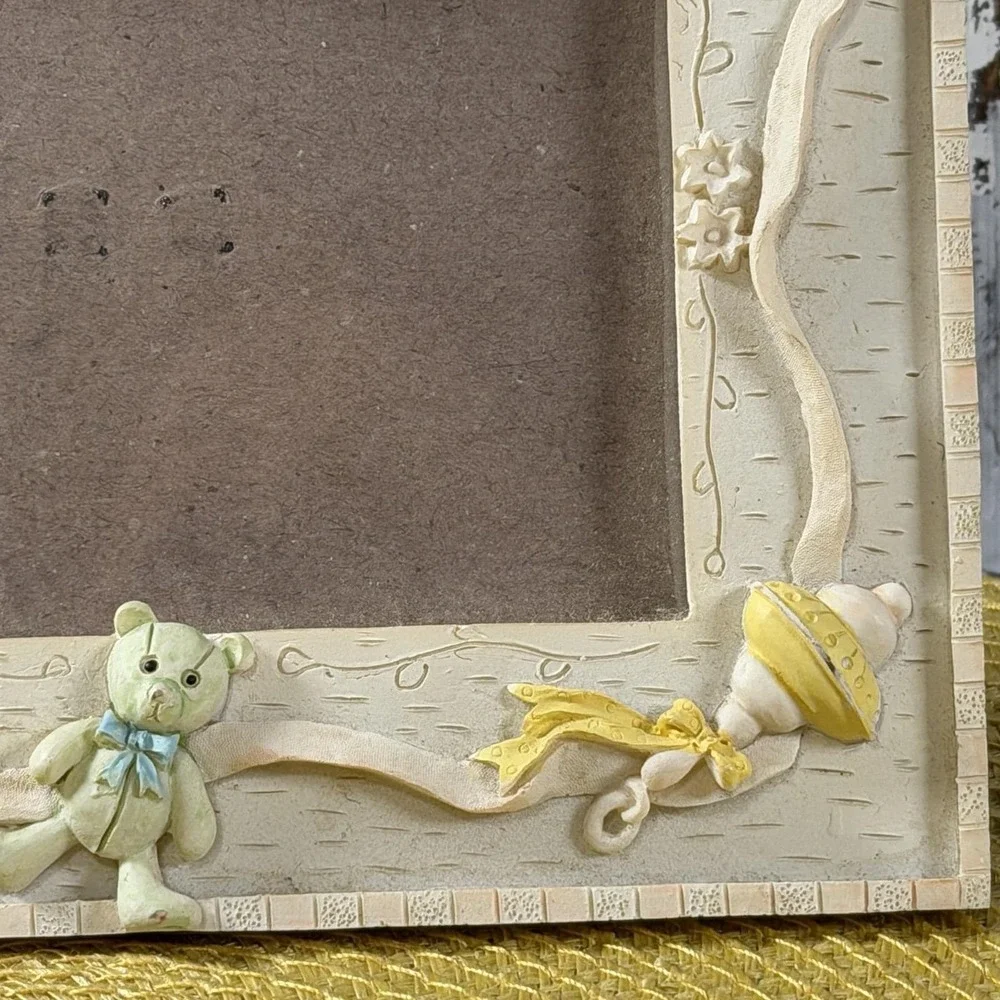 Vintage 3D Photo Frame Baby Nursery Bear Duck Teapot Clothes 4*6 Picture 1980's
